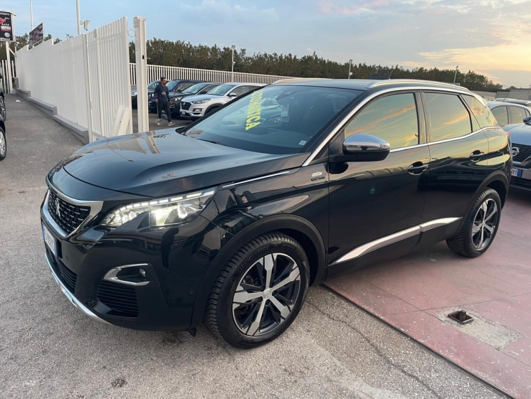 PEUGEOT 3008..